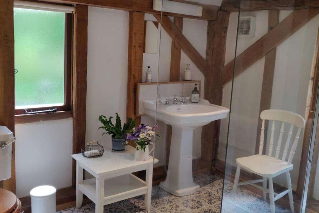 Cosy Listed Barn In Peaceful Country Village Granborough Dış mekan fotoğraf